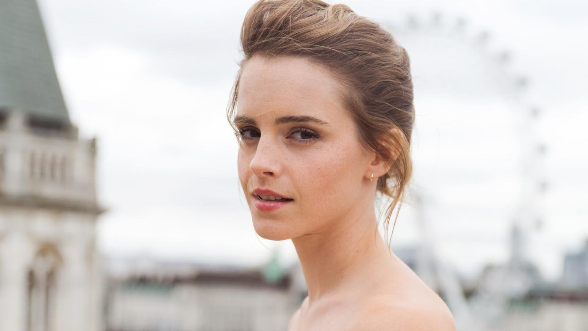 校园足球未融入区域特色文化活动,校园足球特色学校存在的问题