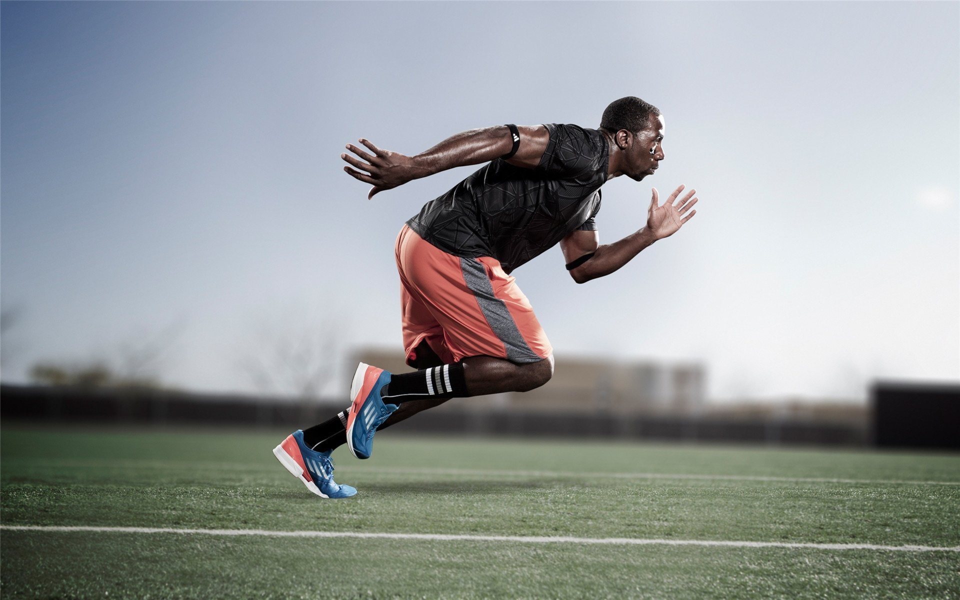 开云·体育官网-美国混合接力决赛战况激烈终成赢家，美国混合接力恢复决赛